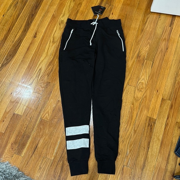 NWT Jogger with stripe - Picture 1 of 2
